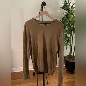 Men’s banana republic Camel v neck sweater